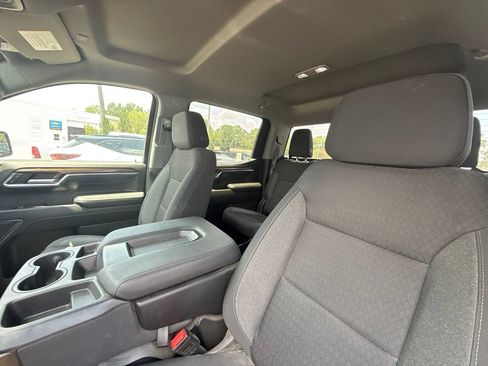 Used 2023 Chevrolet Silverado 1500 LT AWD/4WD image 7