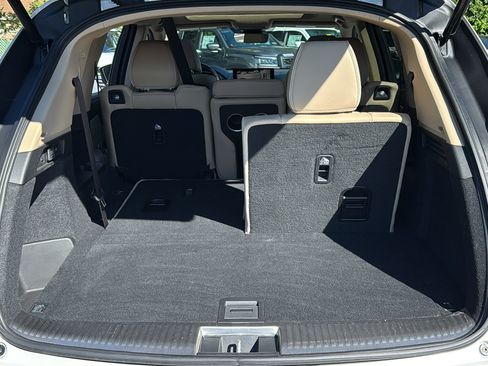 Used 2022 Acura MDX SH-AWD w/ Advance Package image 24