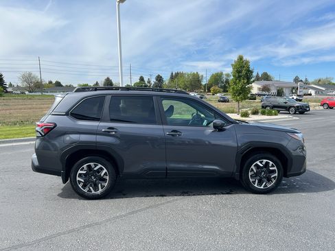 Used 2026 Subaru Forester Premium AWD/4WD image 5
