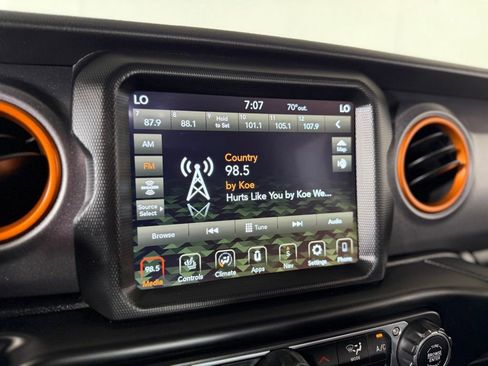 Used 2022 Jeep Gladiator Mojave w/ Cold Weather Group AWD/4WD image 15