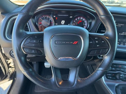 Used 2019 Dodge Challenger R/T Scat Pack w/ Stars & Stripes Edition image 12