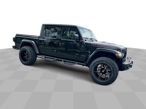 Used 2023 Jeep Gladiator Rubicon w/ LED Lighting Group AWD/4WD image 2