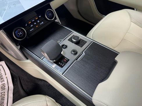 Used 2023 Land Rover Range Rover Long Wheelbase SE image 14