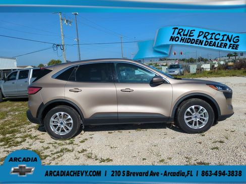 Used 2021 Ford Escape SE w/ Convenience Package AWD/4WD image 3