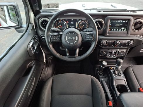 Certified 2021 Jeep Wrangler Sport AWD/4WD image 11