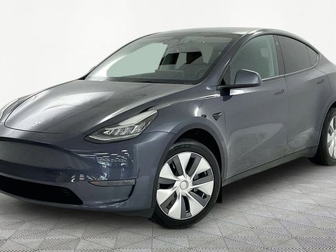 Used 2023 Tesla Model Y Long Range AWD/4WD image 3