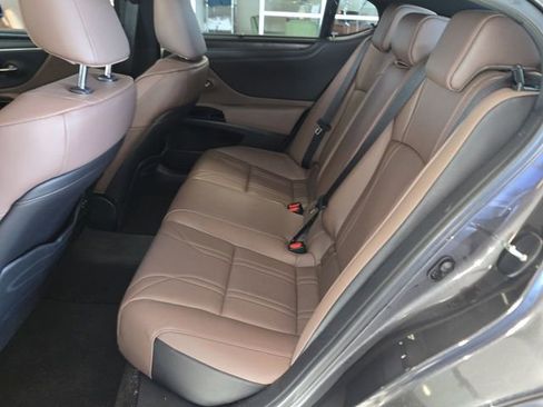 Used 2025 Lexus ES 350 Ultra Luxury image 23