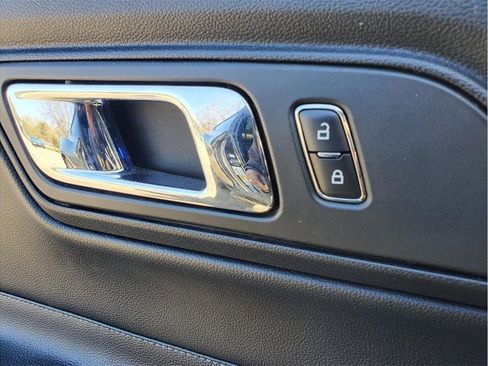 Used 2017 Ford Mustang GT Premium w/ Black Accent Package RWD image 23