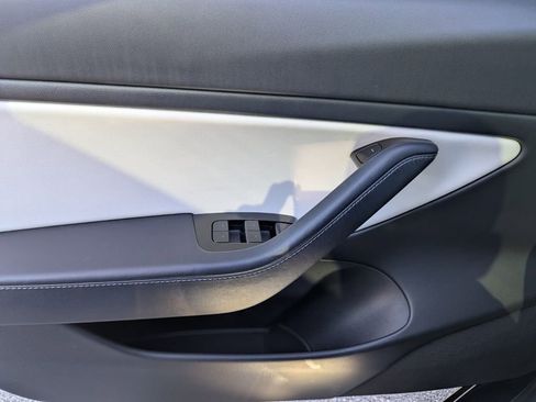 Used 2020 Tesla Model 3 Long Range image 24