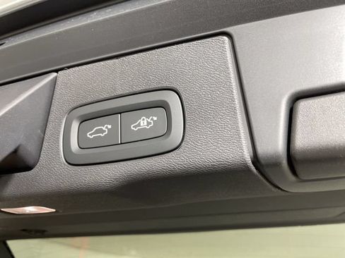 Certified 2025 Volvo XC60 T8 Plus w/ Protection Package Premier AWD/4WD image 17