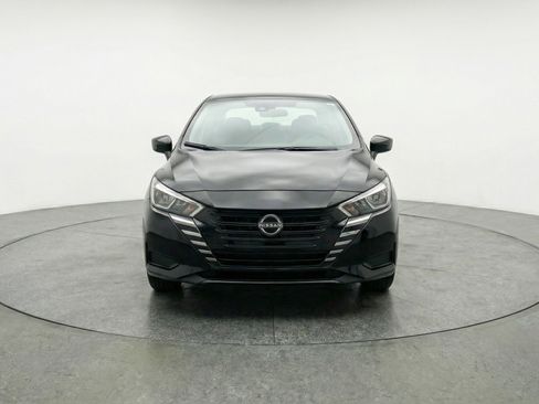 Used 2025 Nissan Versa SV image 2