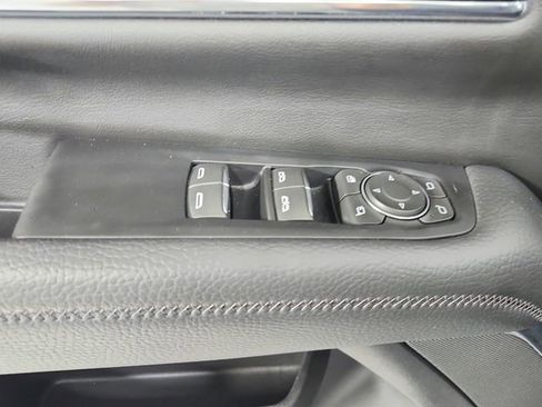 Used 2025 GMC Yukon XL Denali AWD/4WD image 31
