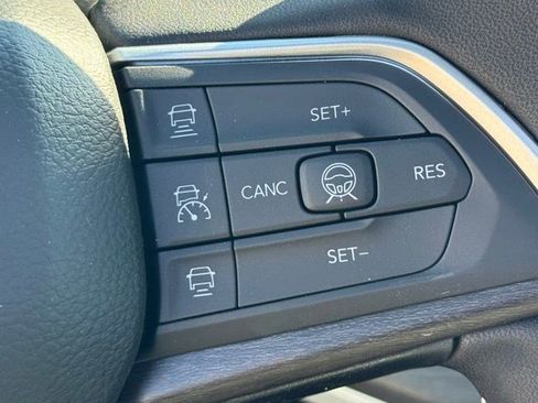 New 2026 Jeep Grand Cherokee L Limited AWD/4WD image 18