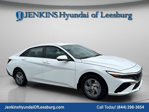 New 2026 Hyundai Elantra SE image 1