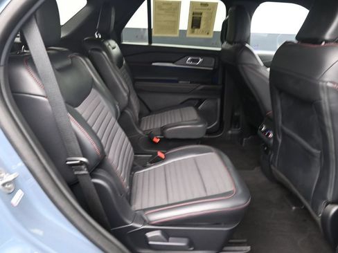 Used 2025 Ford Explorer ST-Line w/ Premium Package RWD image 13