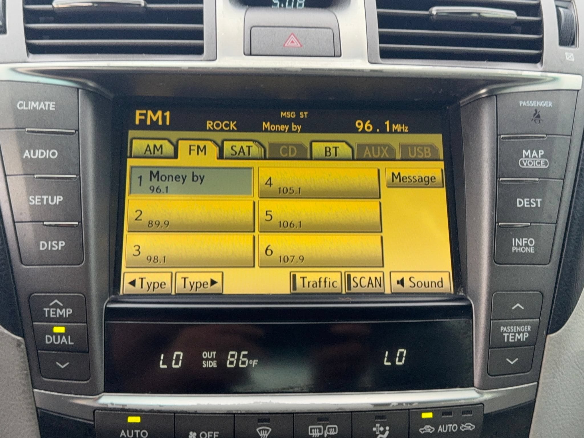 Used 2012 Lexus LS 460 w/ Comfort Pkg RWD image 17