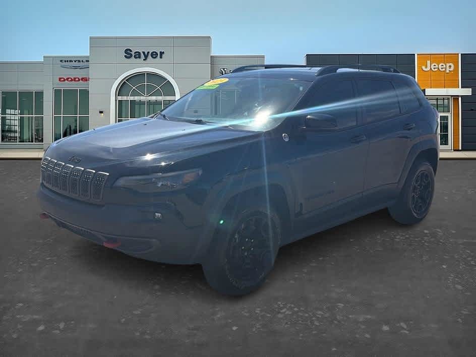 Used 2023 Jeep Cherokee Trailhawk w/ Trailer Tow Group AWD/4WD image 3