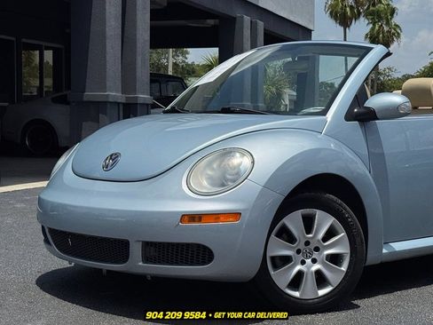 Used 2010 Volkswagen Beetle Convertible FWD image 3