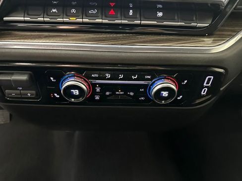 Used 2025 GMC Sierra 1500 Elevation image 23