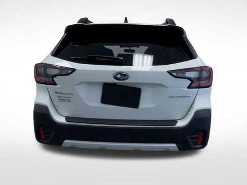 Used 2022 Subaru Outback Limited image 7