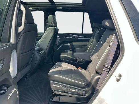 Certified 2024 Cadillac Escalade Premium Luxury w/ Performance Package AWD/4WD image 17