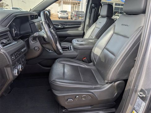 Used 2021 GMC Yukon Denali w/ Advanced Technology Package image 10