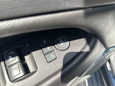 Used 2019 Cadillac Escalade Luxury AWD/4WD image 12