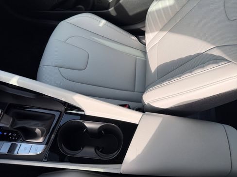 New 2026 Hyundai Elantra Limited FWD image 14