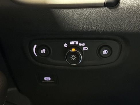 Used 2020 GMC Terrain Denali w/ Denali Premium Package FWD image 19