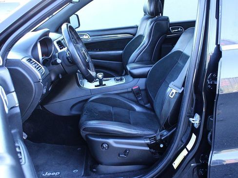 Used 2014 Jeep Grand Cherokee SRT image 14