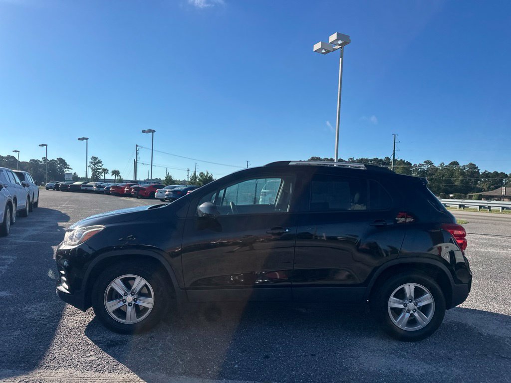Used 2021 Chevrolet Trax LT FWD image 14