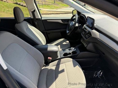 Used 2022 Ford Escape SE w/ SE Sport Appearance Package FWD image 9