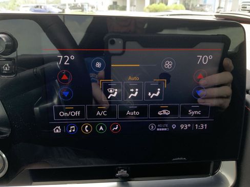 Used 2022 Chevrolet Corvette Stingray Premium Cpe w/ Battery Protection Package RWD image 47