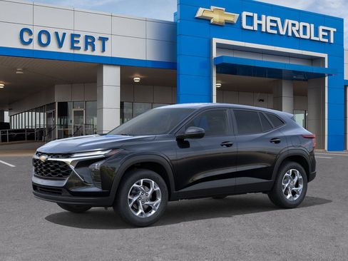 New 2026 Chevrolet Trax LS w/ LS Convenience Package FWD image 2