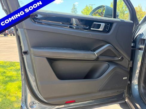 Used 2019 Porsche Cayenne AWD/4WD image 4
