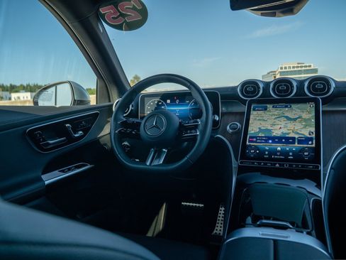 Certified 2025 Mercedes-Benz GLC 350e 4MATIC image 19