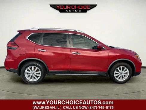 Used 2017 Nissan Rogue SV image 6