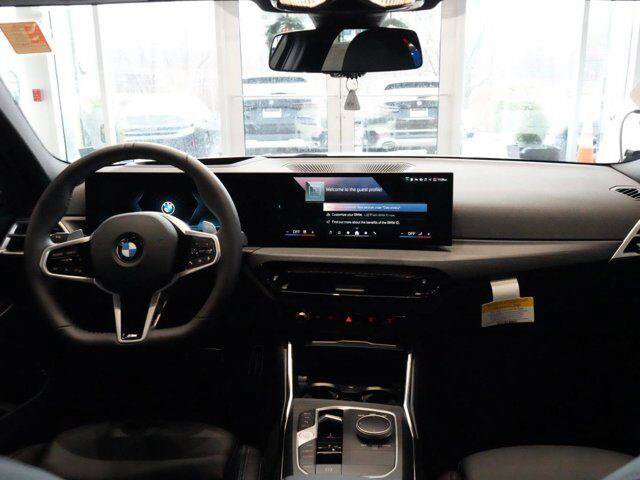 Used 2026 BMW 330i xDrive Sedan w/ M Sport Package AWD/4WD image 5