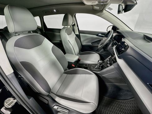 Used 2023 Volkswagen Taos SE image 27