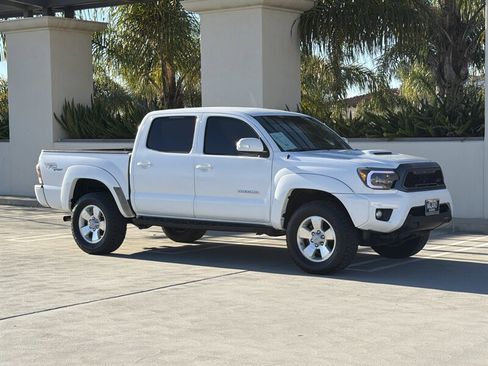 Used 2012 Toyota Tacoma PreRunner w/ TRD Sport Pkg image 4