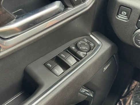 Used 2025 Chevrolet Silverado 1500 LTZ AWD/4WD image 34