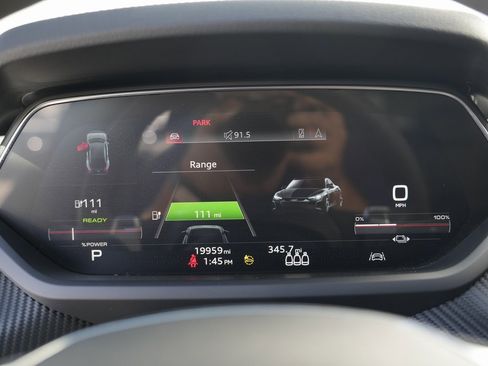 Used 2022 Audi e-tron GT Premium Plus image 47