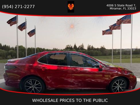 Used 2021 Toyota Camry SE FWD image 4