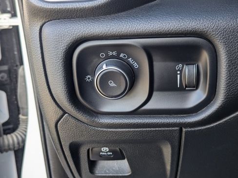 Used 2024 RAM 1500 Laramie image 24