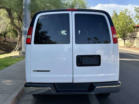 Used 2018 Chevrolet Express 3500 LT w/ LT Preferred Equipment Group RWD image 7
