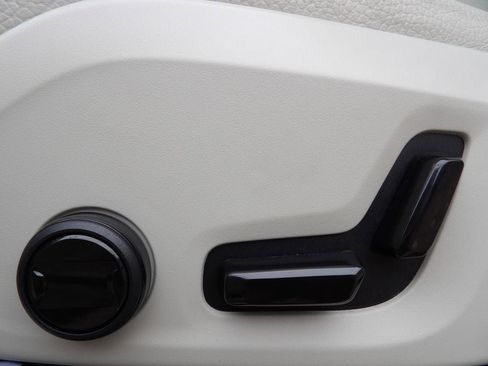 Certified 2024 Volvo XC90 B5 Plus image 15