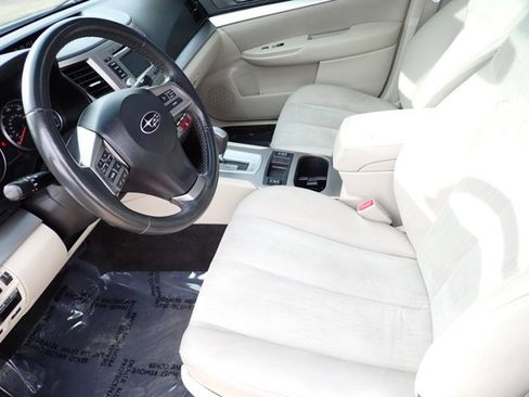 Used 2014 Subaru Legacy 2.5i Premium w/ Moonroof Package image 9