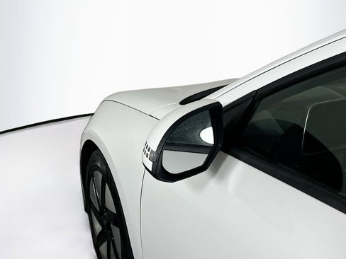 Used 2024 Hyundai Ioniq 6 SE RWD image 16