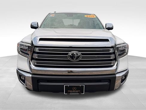 Used 2018 Toyota Tundra Limited w/ Limited Premium Package AWD/4WD image 8