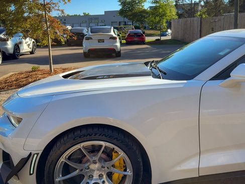 Used 2017 Chevrolet Camaro ZL1 RWD image 4